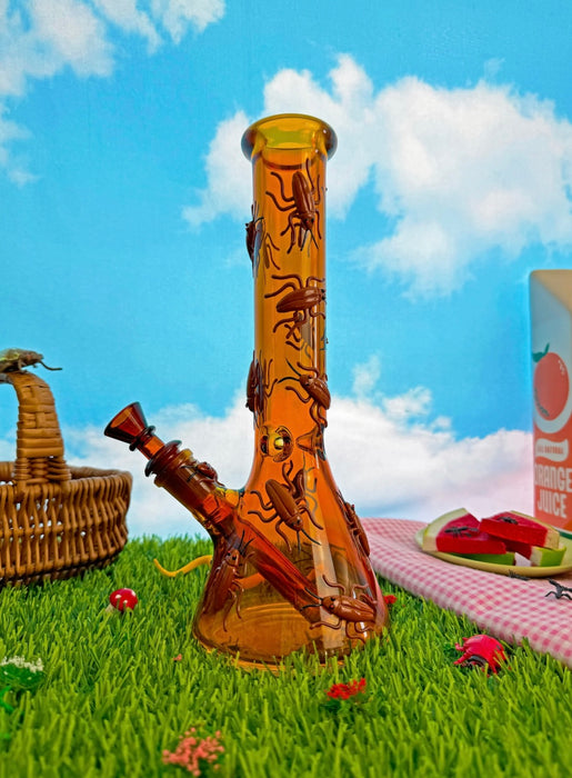 BURNING LOVE Cockroach Queen Beaker Bong