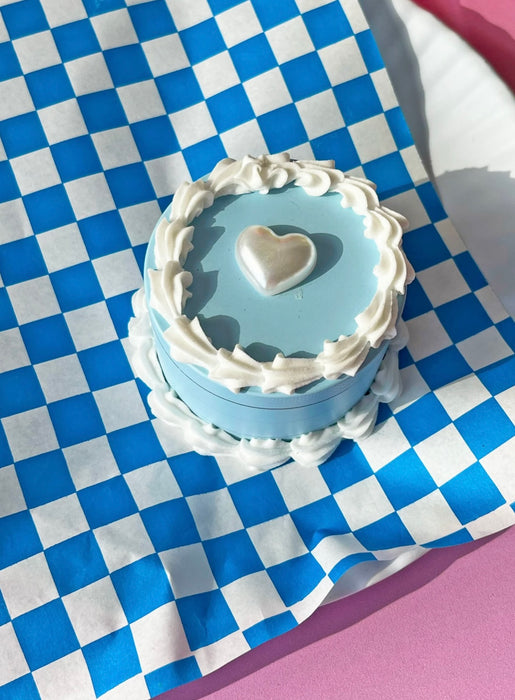 BURNING LOVE Coquette Cake Grinder