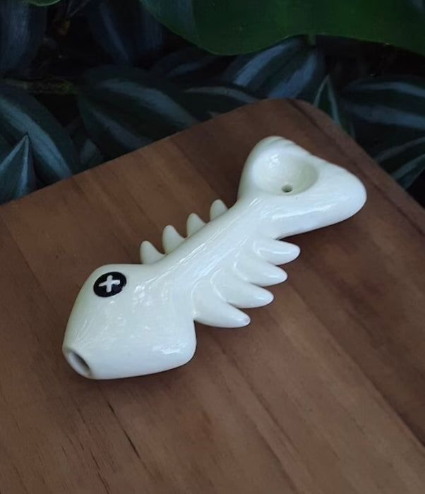 Wacky Bowlz Fish Skeleton Ceramic Pipe | 4"