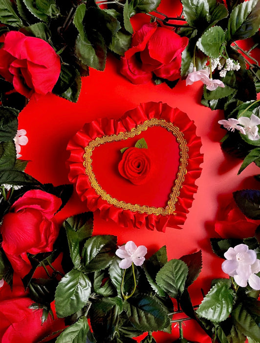 BURNING LOVE Chocolate Box Ash Tray