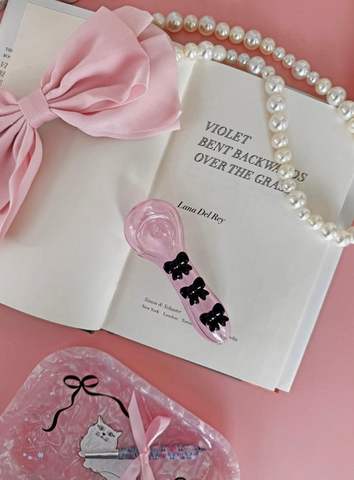 BURNING LOVE Coquette Bow Pipe