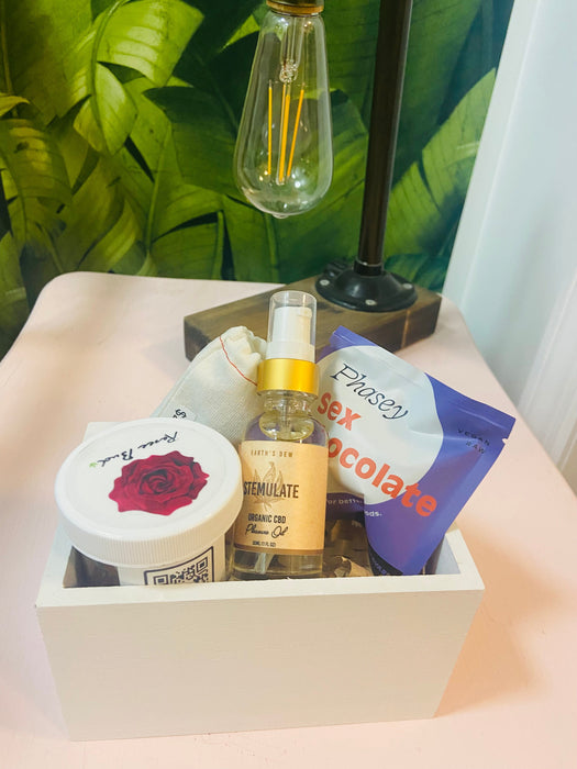 Happy Buds Curated Intimacy Mood Box - Have a good time!