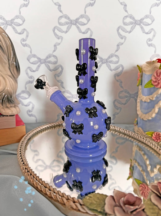 BURNING LOVE Mini Bow and Pearl Bong