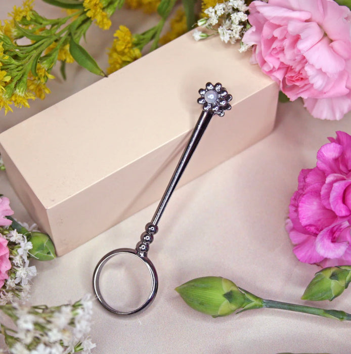 BURNING LOVE Metallic Flower J Holder