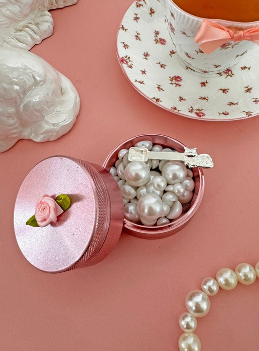 BURNING LOVE Miss Kitty Grinder Scoop