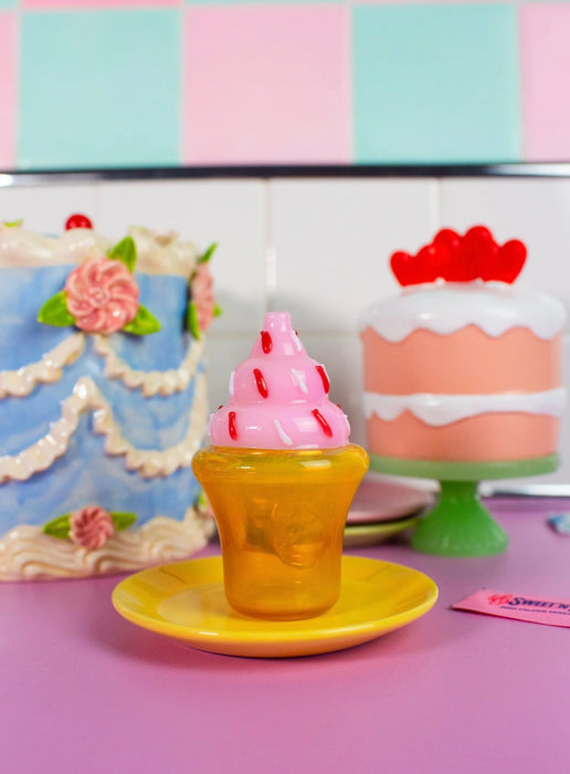 BURNING LOVE Cupcake Pipe