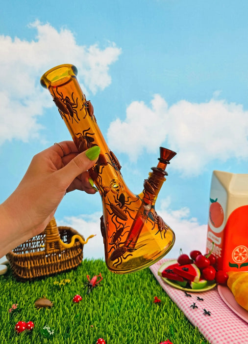 BURNING LOVE Cockroach Queen Beaker Bong
