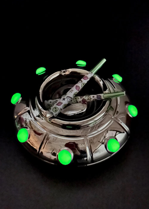 Canna Style UFO ASHTRAY (glow in the dark)