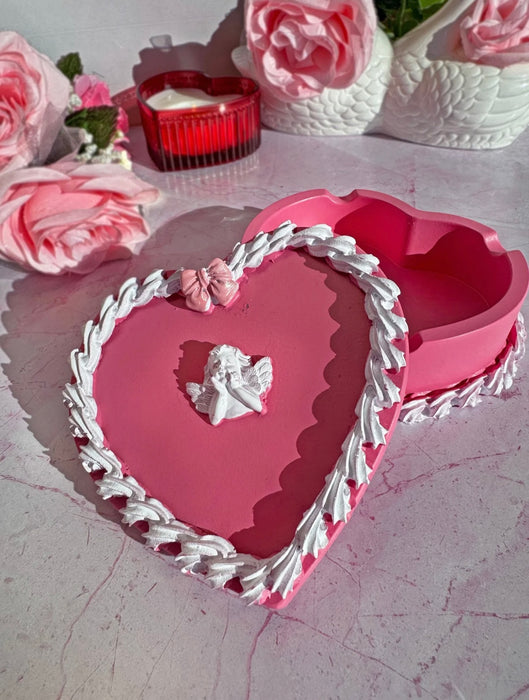 BURNING LOVE Cake Ash Tray