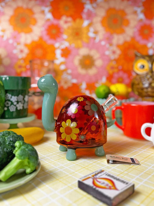 BURNING LOVE RETRO TURTLE BONG