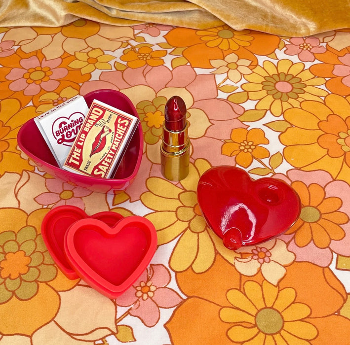 BURNING LOVE Lipstick Lighter