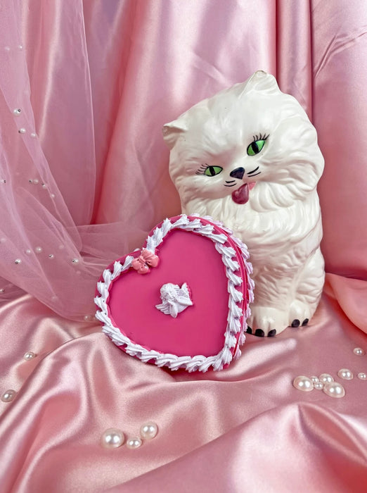 BURNING LOVE Cake Ash Tray