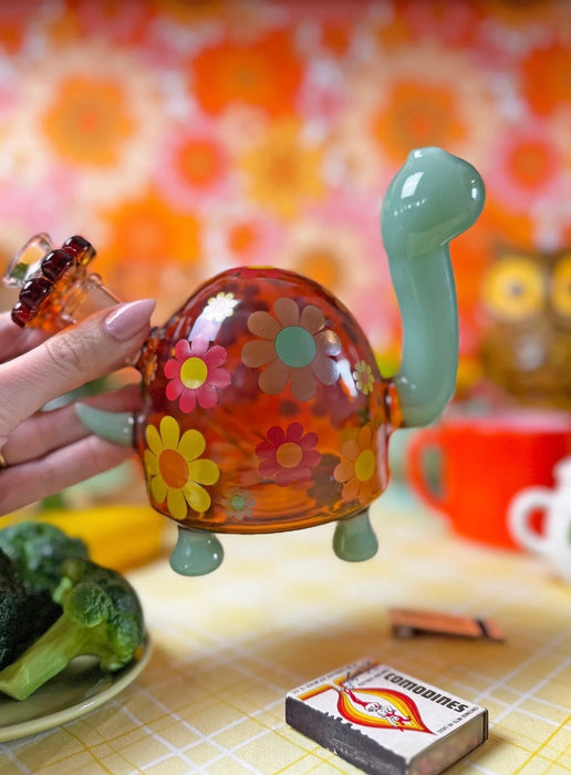 BURNING LOVE RETRO TURTLE BONG