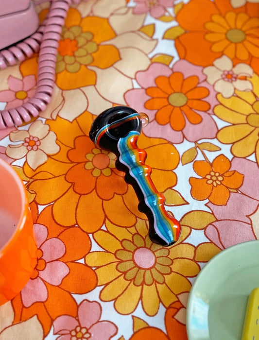 BURNING LOVE Retro Rainbow Pipe