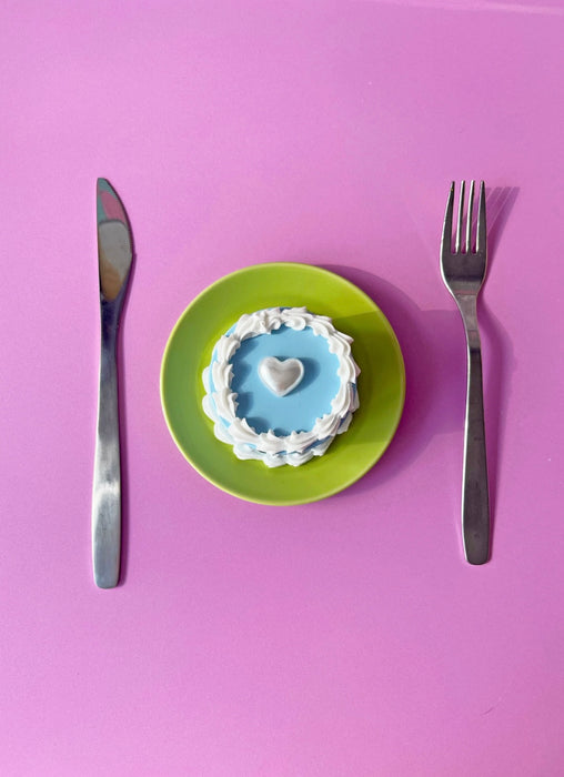 BURNING LOVE Coquette Cake Grinder