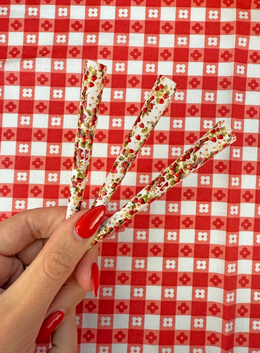 BURNING LOVE STRAWBERRY CONES - 9 PACK