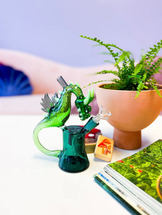BURNING LOVE Puff The Magic Dragon Bong