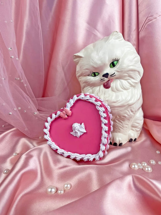 BURNING LOVE Cake Ash Tray