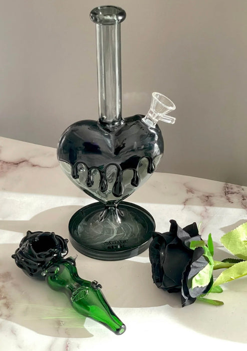 CANNA STYLE GOTH HEART BONG