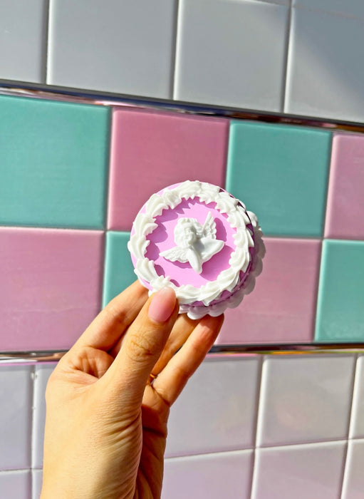 BURNING LOVE Cherub Cake Grinder