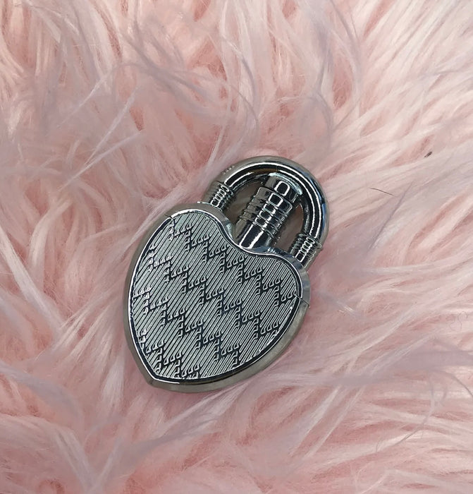 BURNING LOVE Heart Lock Lighter- SILVER