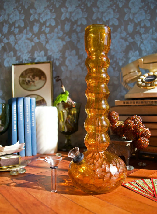 BURNING LOVE Fool's Gold Bong