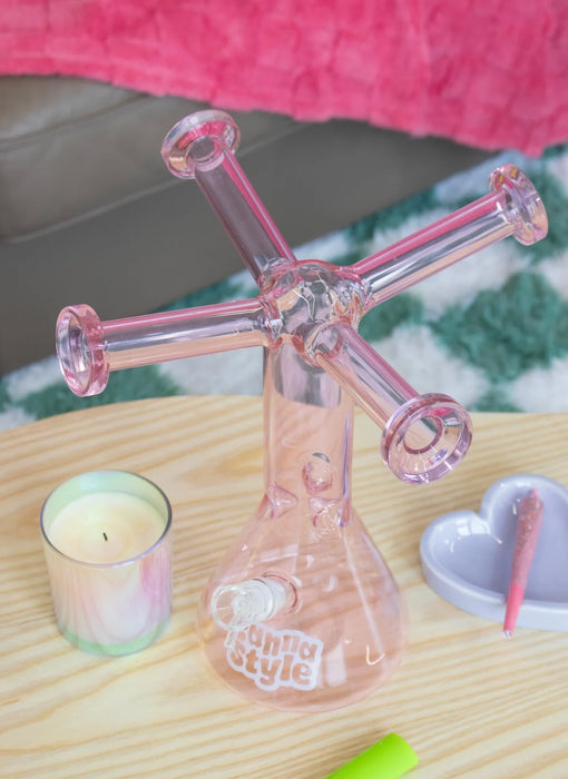 CANNA STYLE PINK HUNGRY HUNGRY HIPPOS BONG