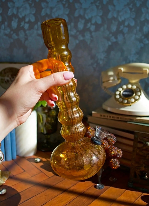 BURNING LOVE Fool's Gold Bong