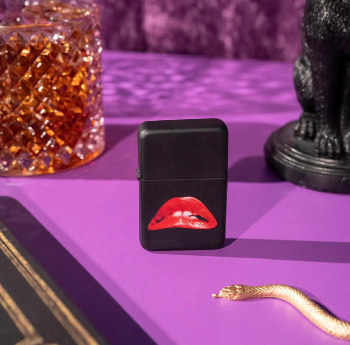 BURNING LOVE The Lips Lighter