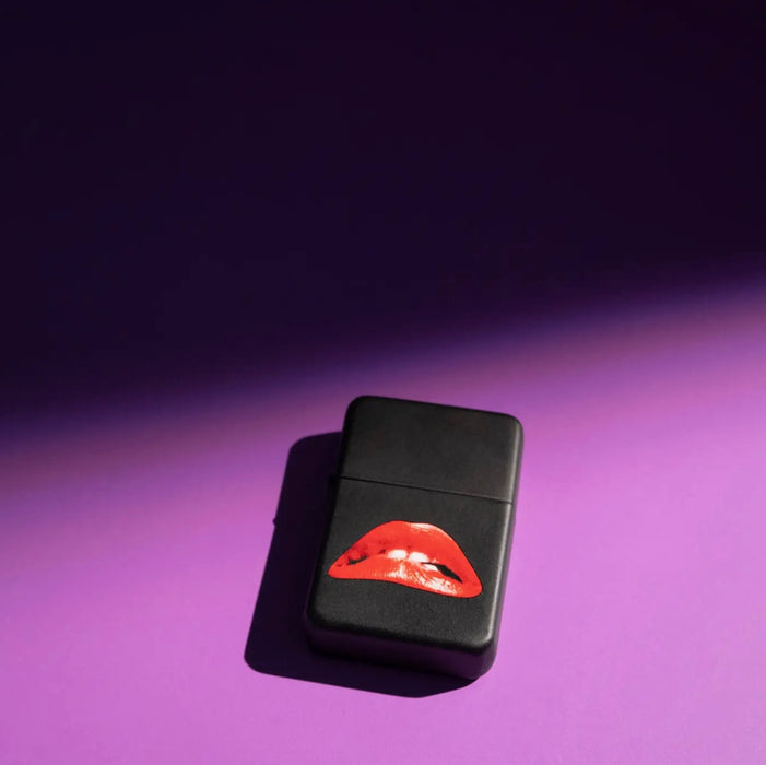BURNING LOVE The Lips Lighter