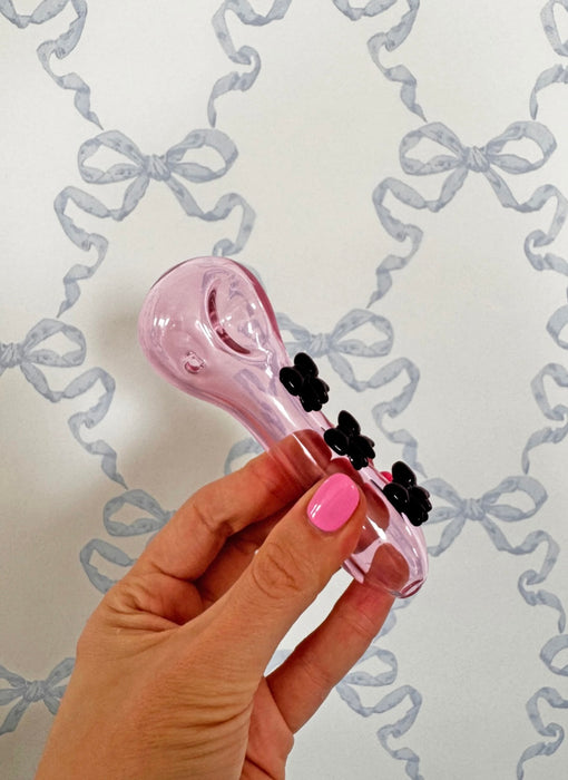 BURNING LOVE Coquette Bow Pipe Happy Buds Brooklyn BURNING LOVE Coquette Bow Pipe Happy Buds Brooklyn