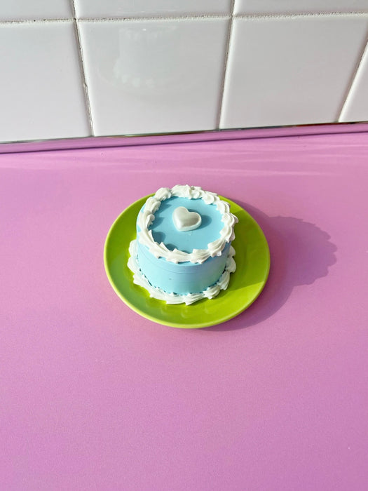BURNING LOVE Coquette Cake Grinder