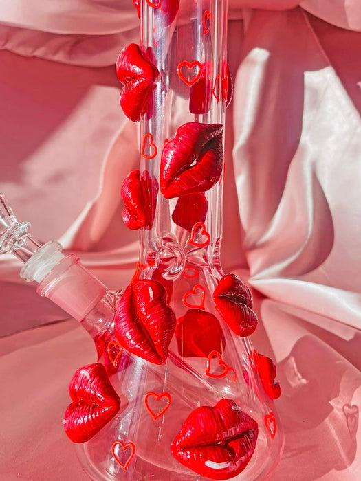 BURNING LOVE XOXO Bong