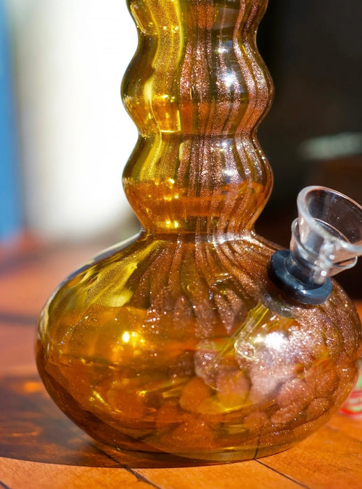 BURNING LOVE Fool's Gold Bong