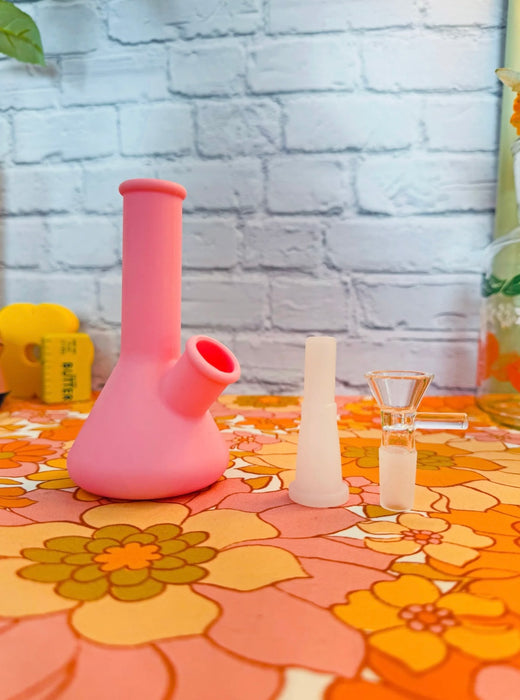 BURNING LOVE Mini Silicone Beaker Bong- Pink