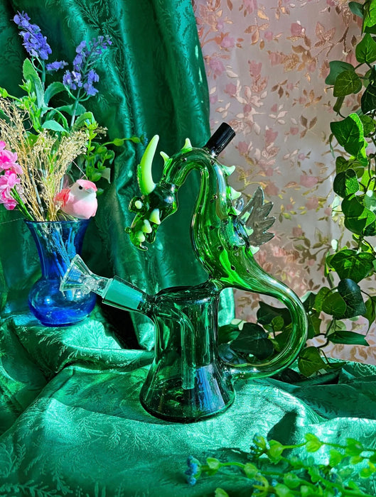 BURNING LOVE Puff The Magic Dragon Bong