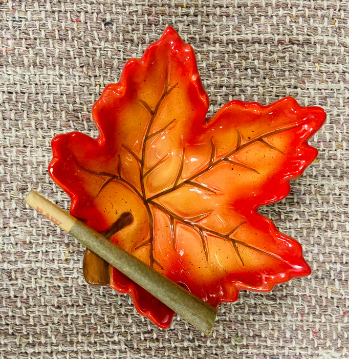 HAPPY BUDS Vintage Ceramic Leaf Ashtray Orange